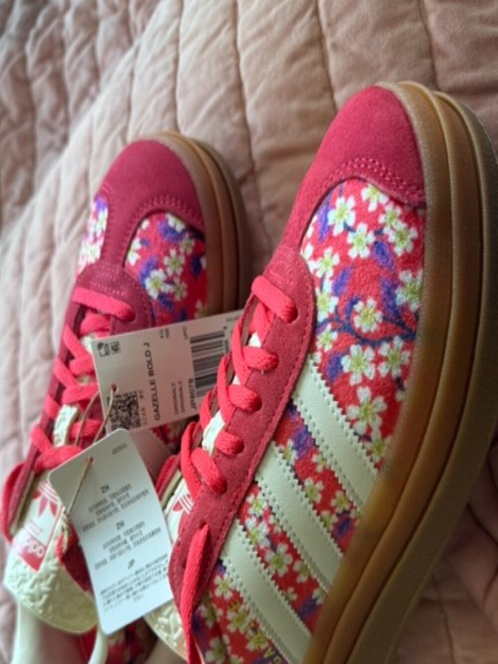 W8 Red Gazelle Bold x Liberty London - Picture 2 of 5
